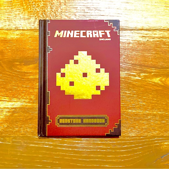 Minecraft Essential Handbooks Series - Picture 13 of 14